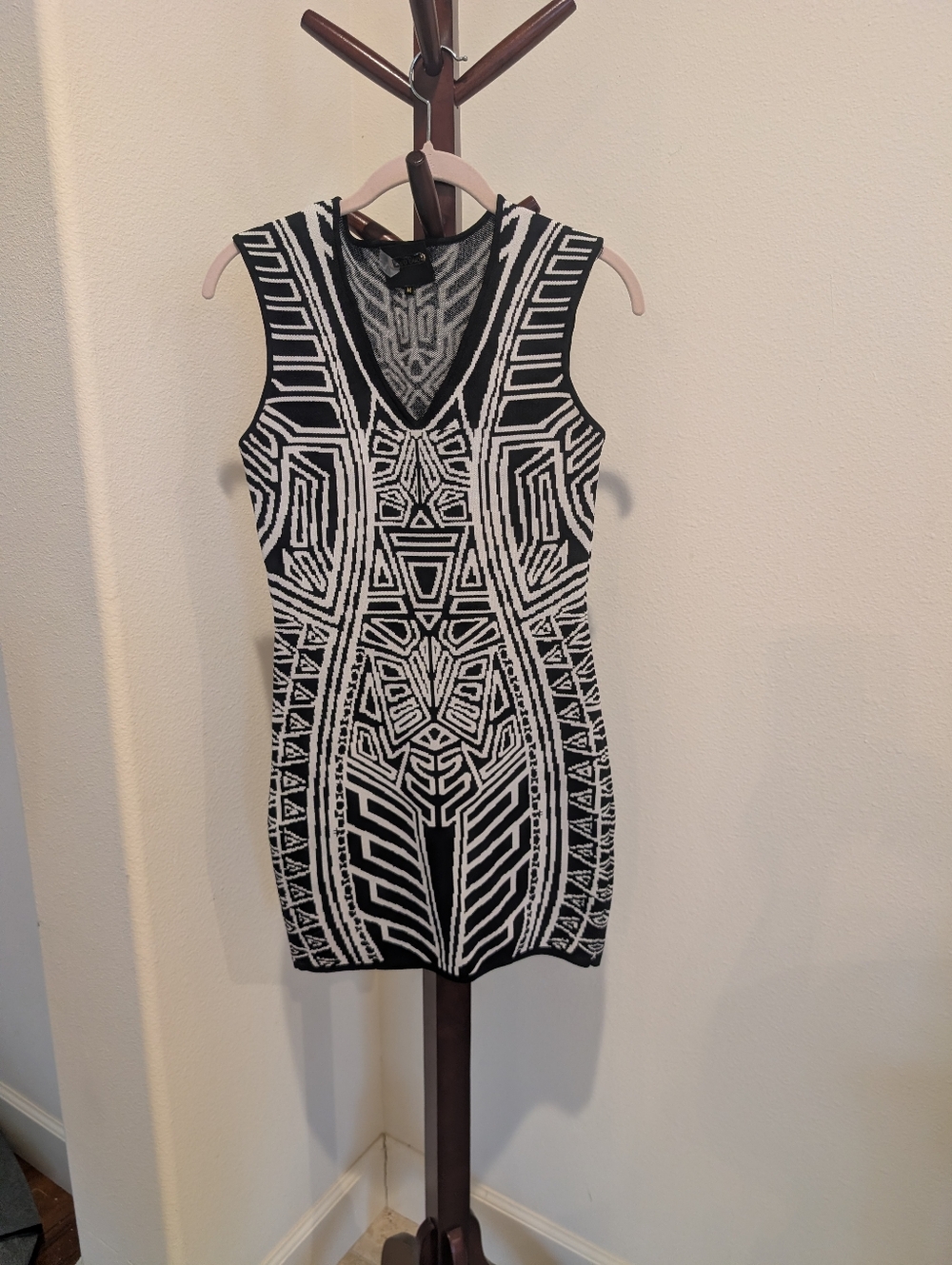 Sara Boo Black & White Geometric Knit Mini Dress, Size M - Picture 8 of 8